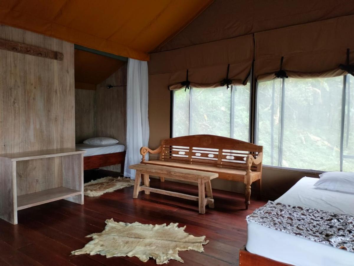 Sang Giri Mountain Tent Resort จาตีลูวีห์ ภายนอก รูปภาพ